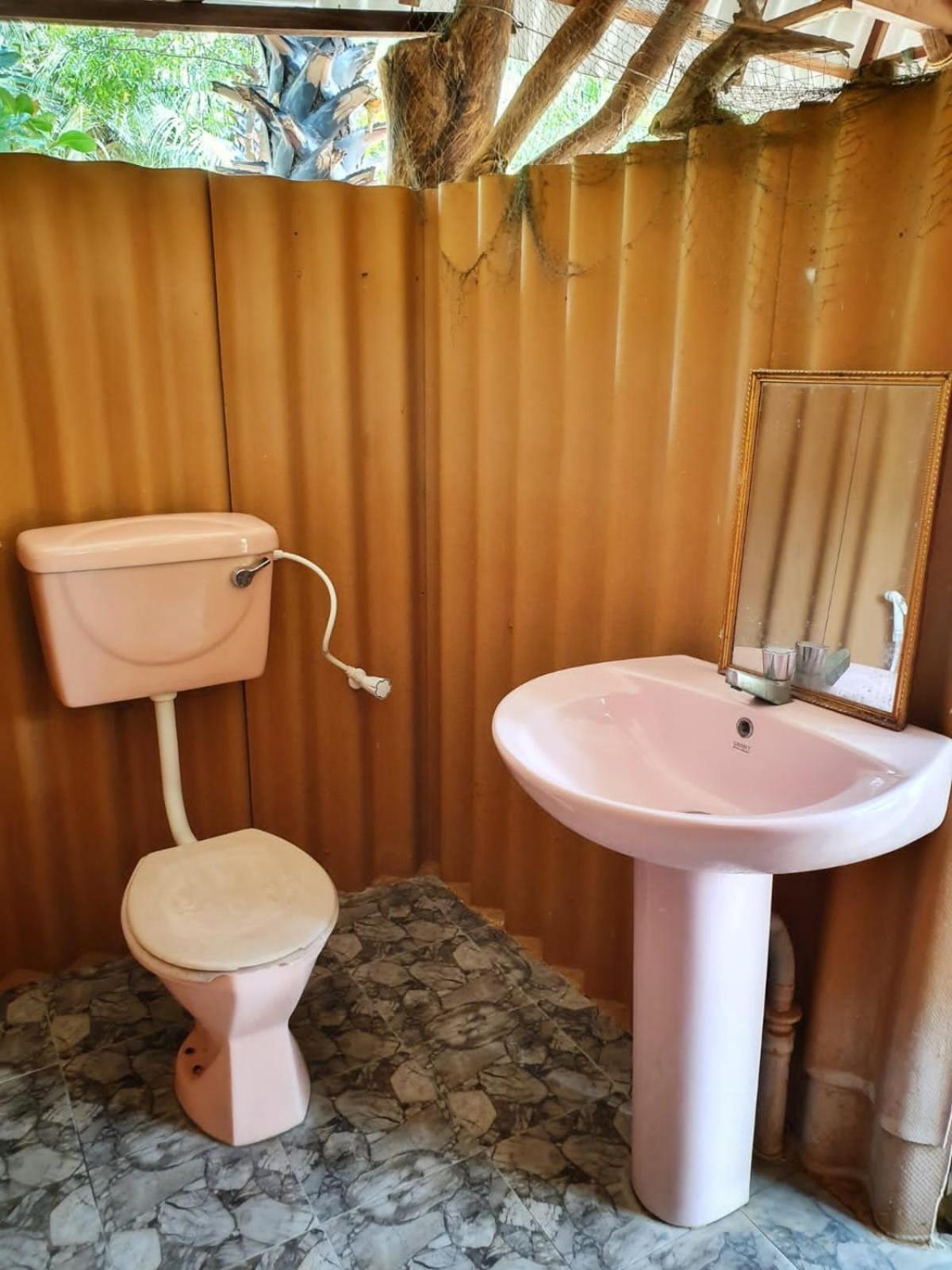 Light House Beach Hut Komari 外观 照片