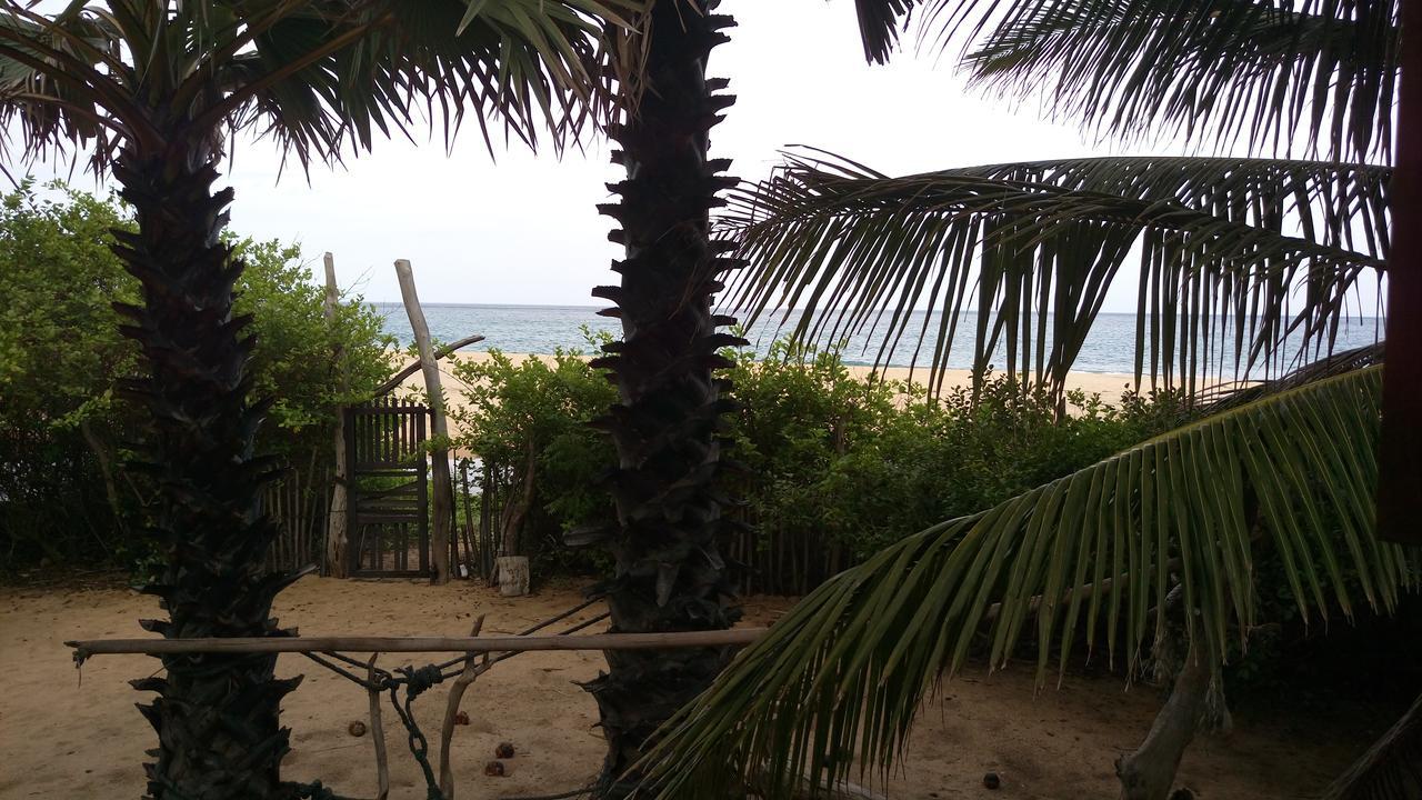 Light House Beach Hut Komari 外观 照片