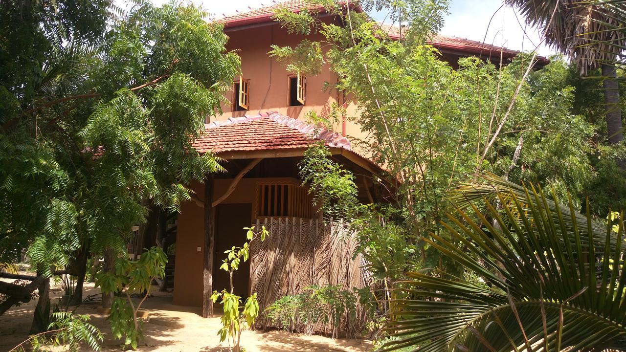 Light House Beach Hut Komari 外观 照片